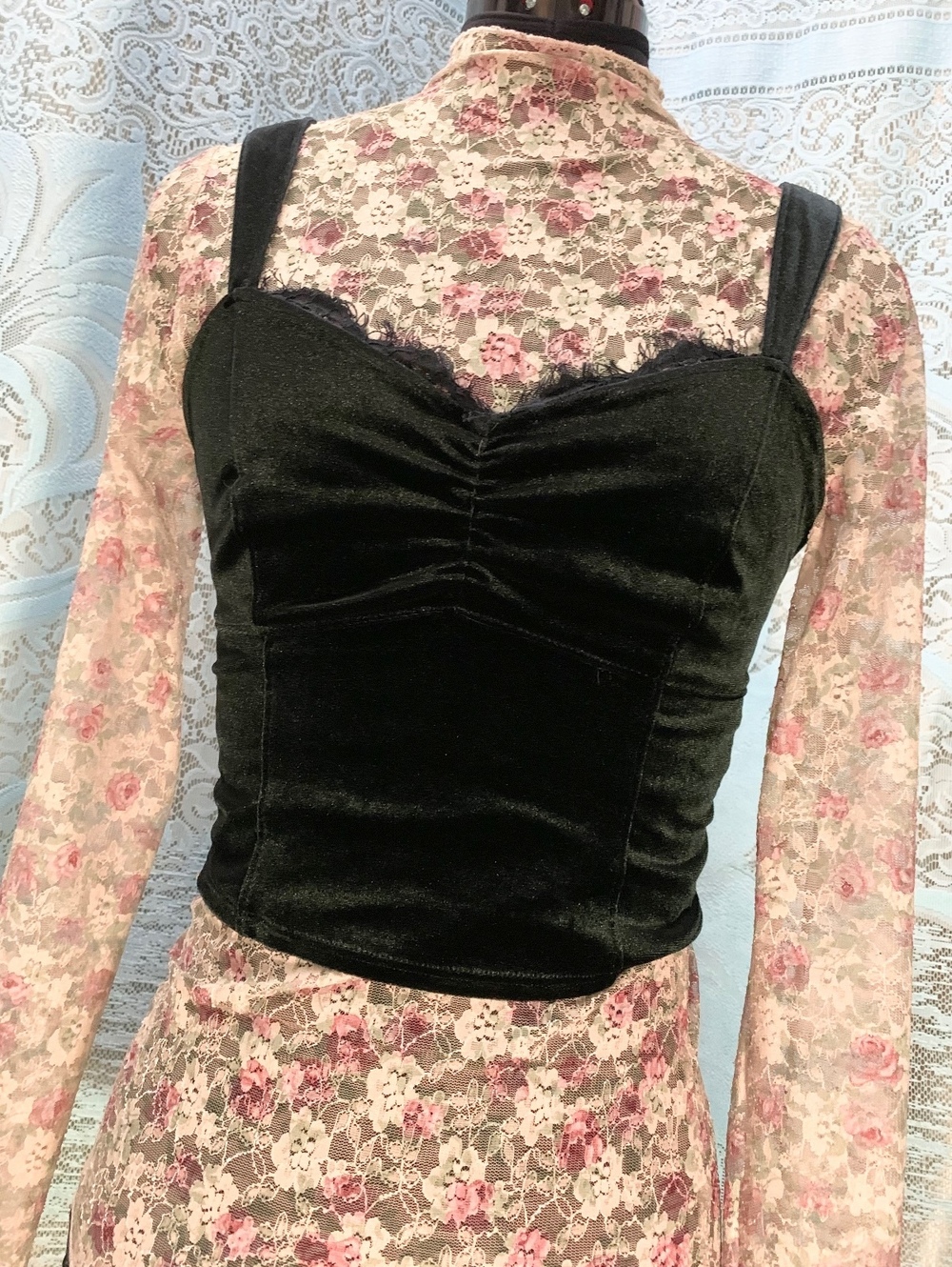 Abercrombie Fitch Womens Black Velvet Corset Style Lace Trim Crop Tank Top